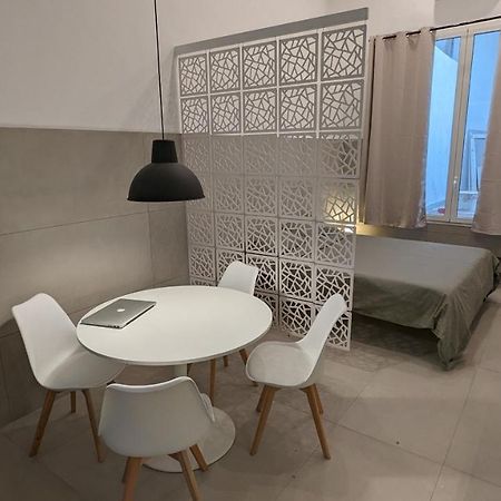 Apartamento Valona 101 - Elegant Loft Bari Exterior foto